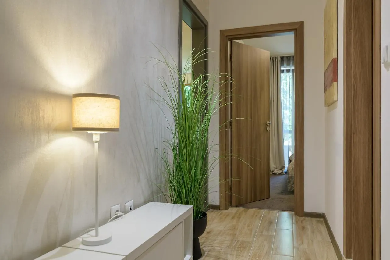 Мarelis Luxe Port Apartment Warna