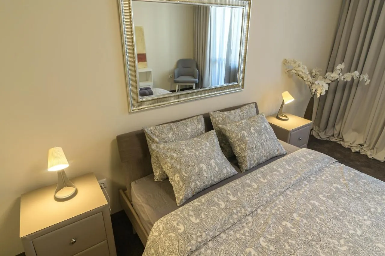 Мarelis Luxe Port Apartment Warna